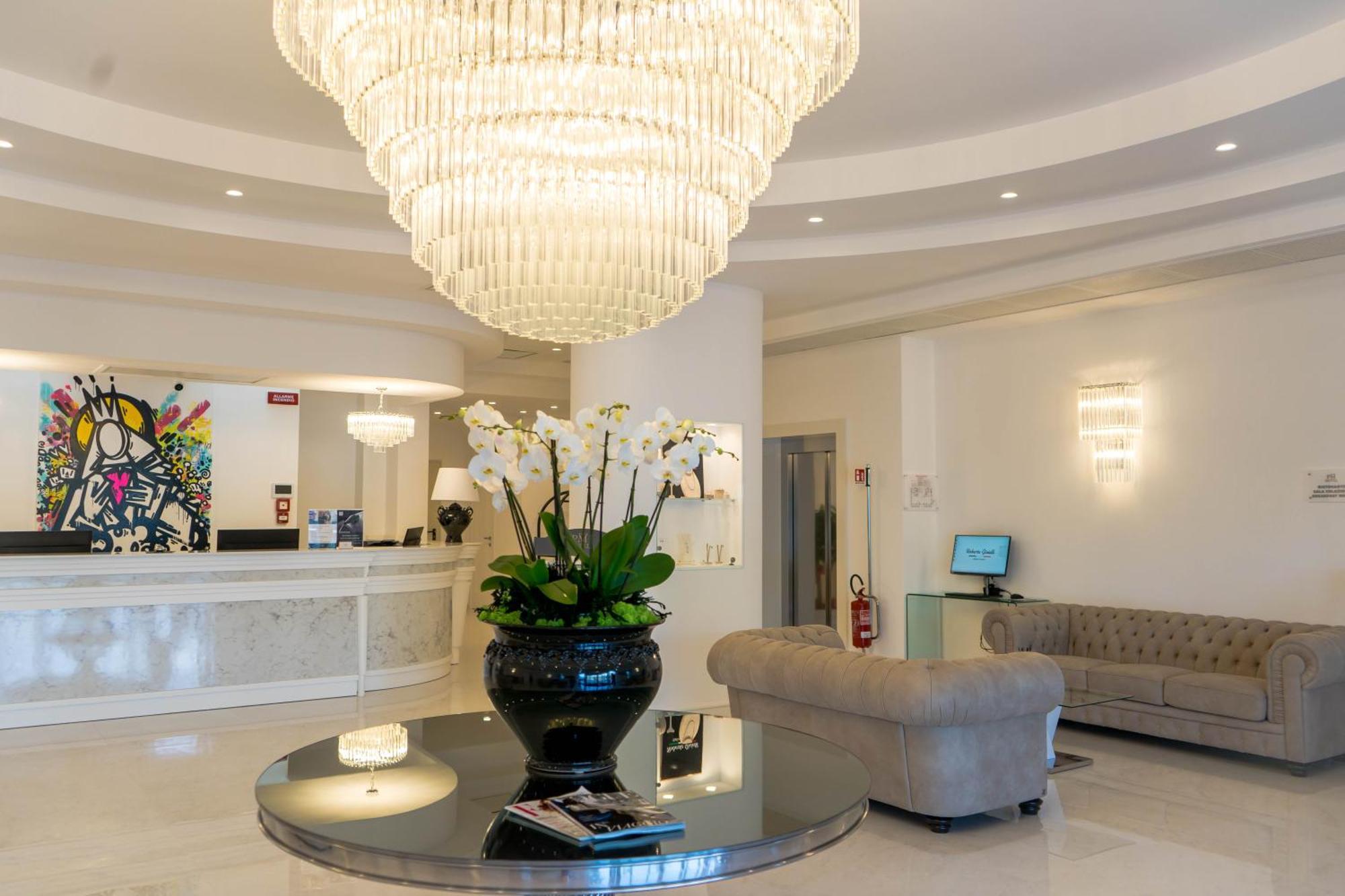 Pm Hotel